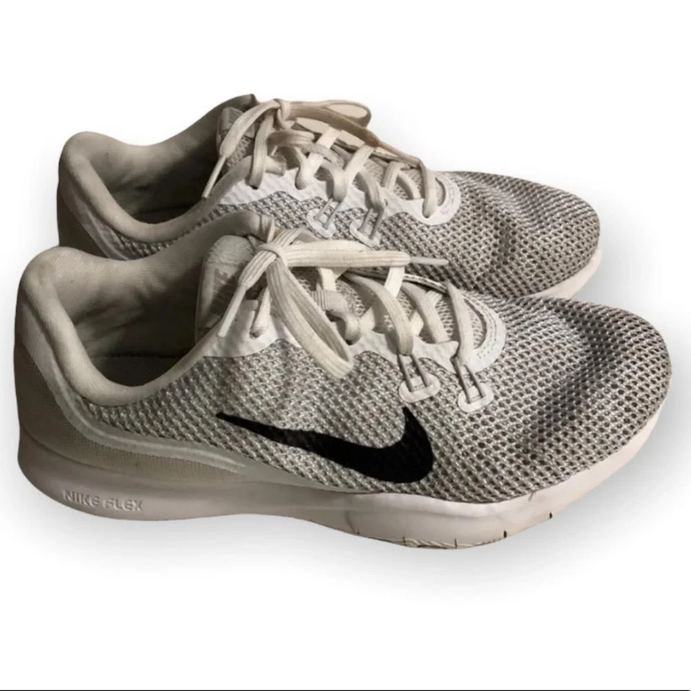 Nike‎ Flex Size 7 Woman’s Shoes